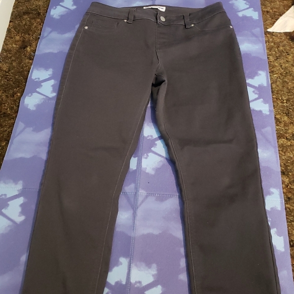 Pants - Picture 3 of 5